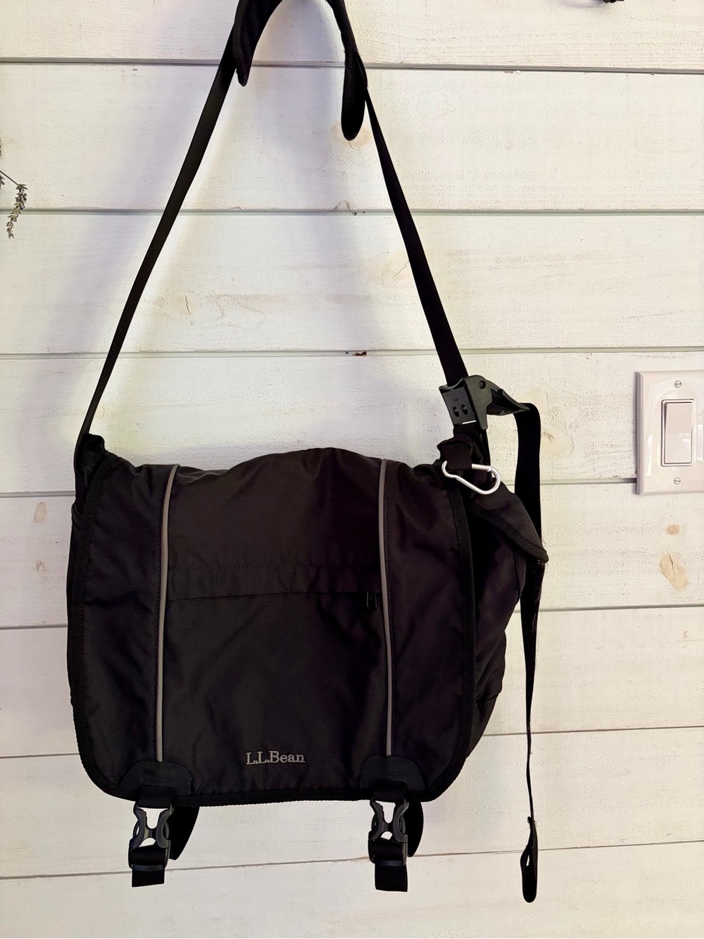 L.L. Bean black nylon Messenger bag crossbody, laptop, computer travel shoulder